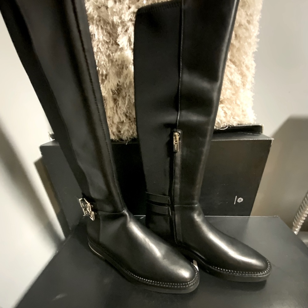 DKNY black boot with side buckle